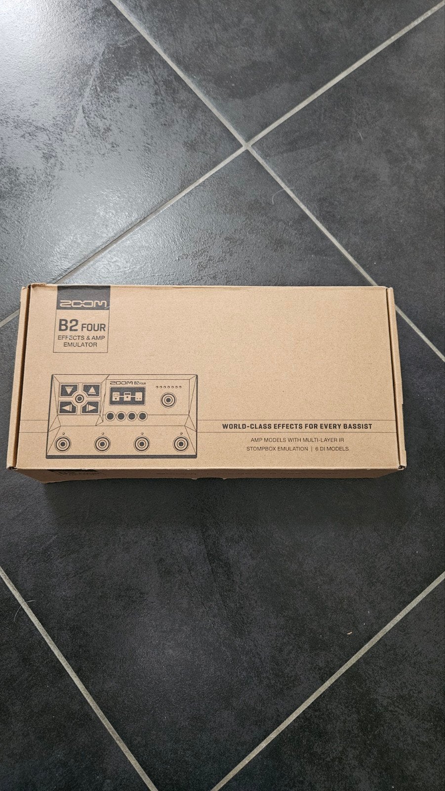 Zoom B2 Vier, Zo goed als nieuw