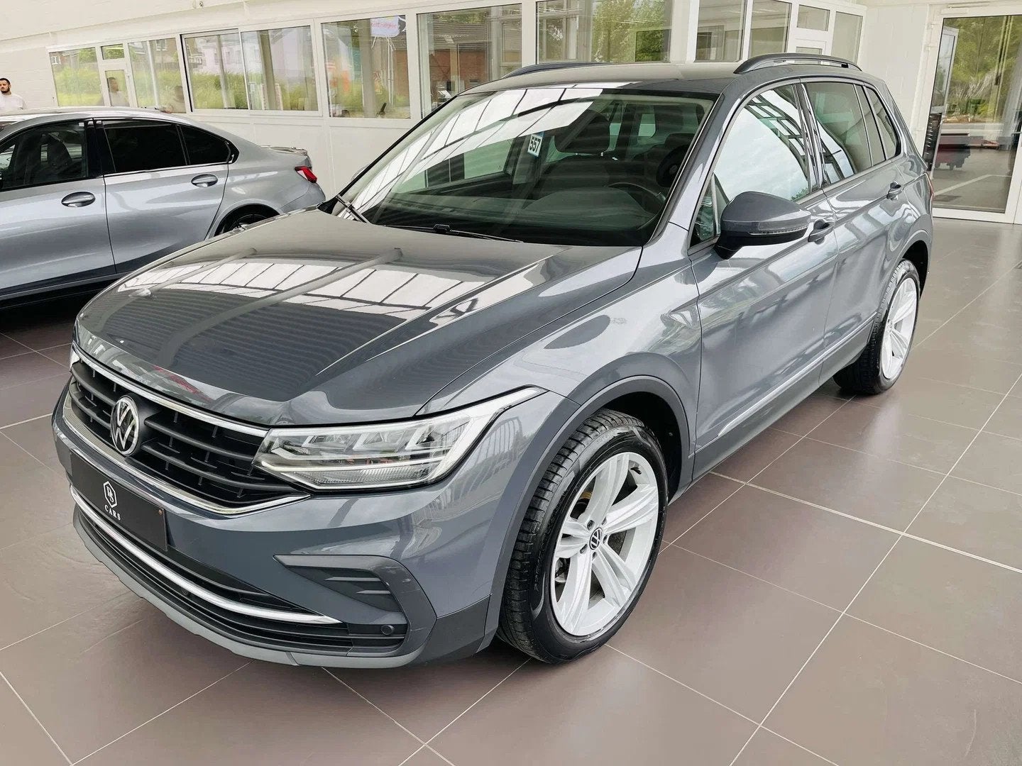 Volkswagen Tiguan 2.0 TDi 4Motion * GARANTIE + COCKPIT + LED, Auto's, Automaat, Gebruikt, 4 cilinders, 5 deurs