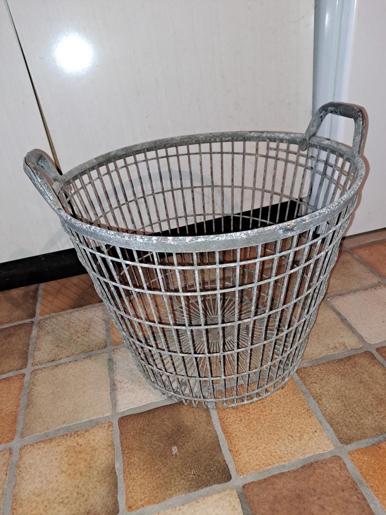 Metalen aardappelmand, Ophalen, Zo goed als nieuw, Mand
