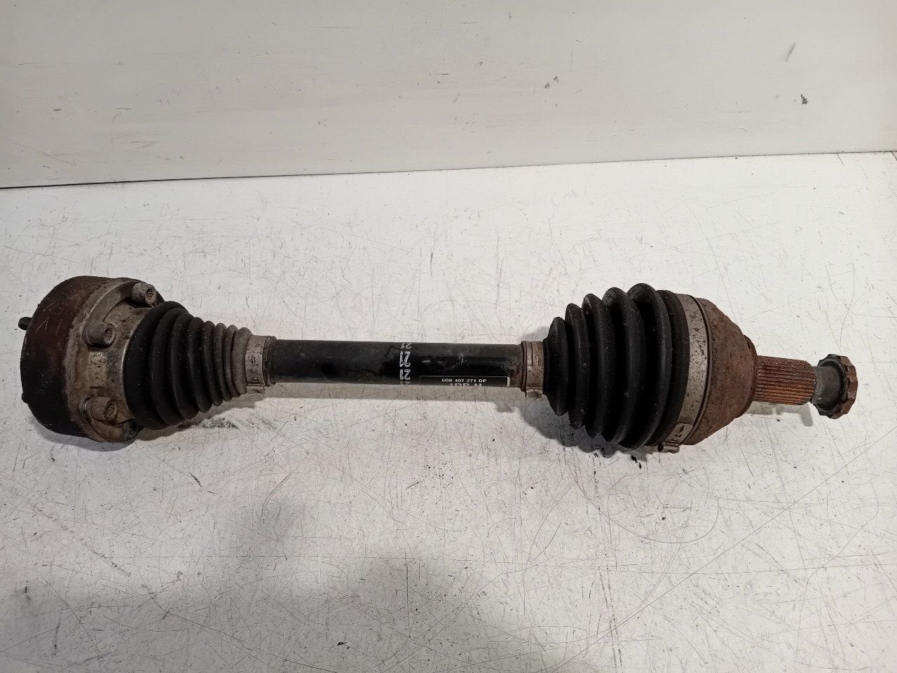 Aandrijfas links voor Skoda Fabia, Onderdelen@venauto.nl, Van der Ven Autorecycling B.V., Gebruikt, Ettenseweg 76, 4706 PB Roosendaal, The Netherlands
