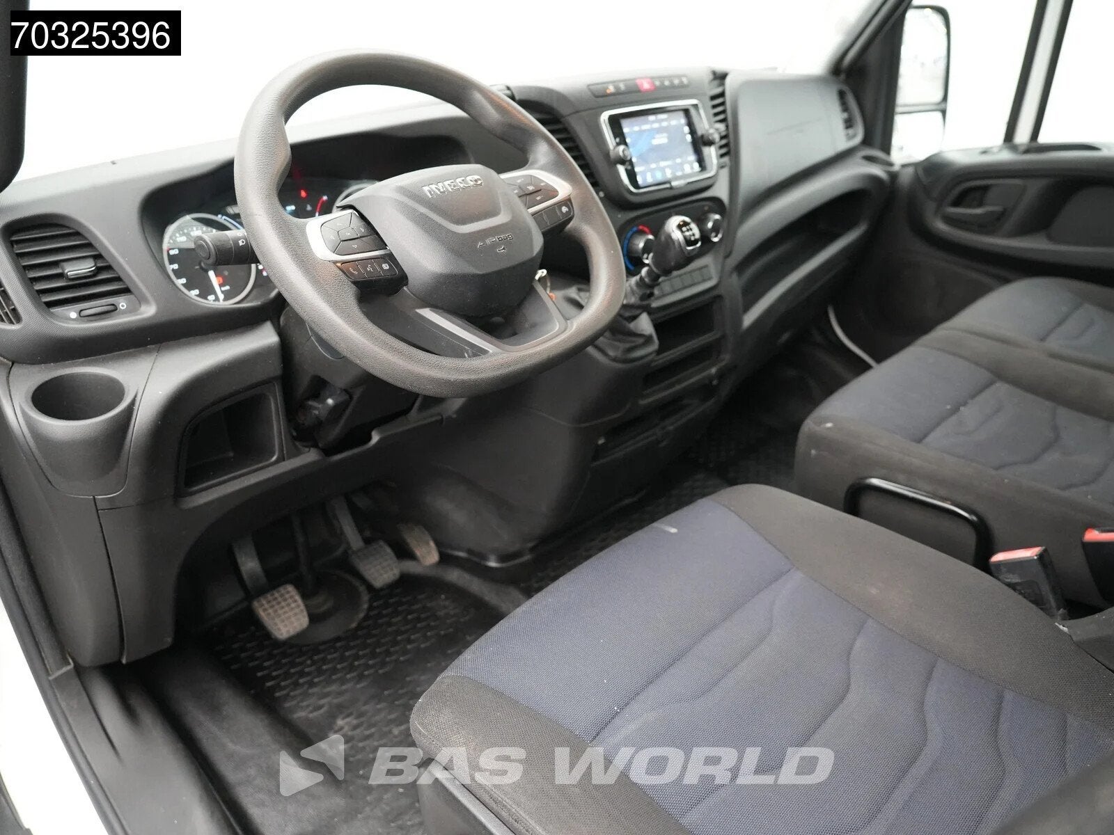 Iveco Daily 35C16 3.0L Kipper Dubbellucht Trekhaak Navi Airc, Stof, Gebruikt, Euro 6, 4 cilinders