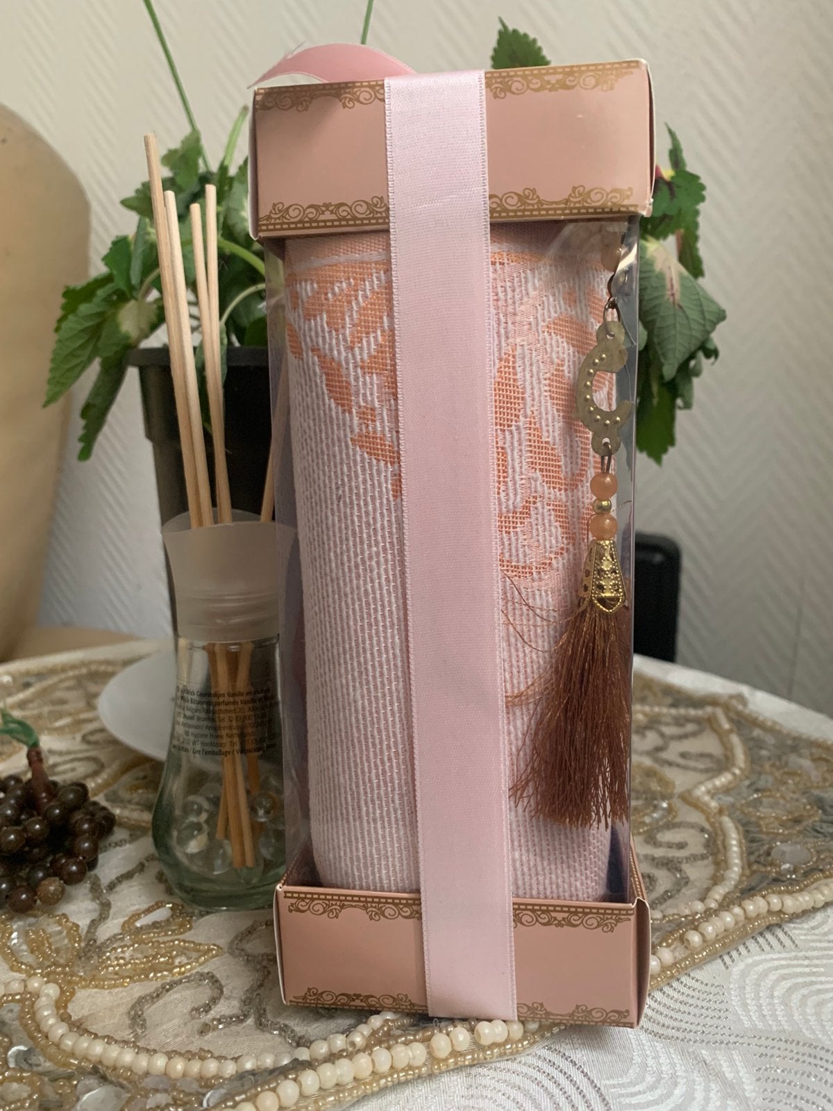 Tapis de prière rose avec tesbih, Antiquités & Art, Enlèvement