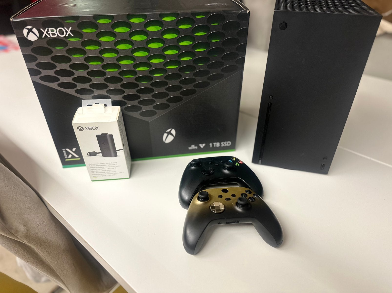 Xbox Series X 1tb - 2 manettes - batterie pour manette, Ophalen, Gebruikt, Xbox Series X