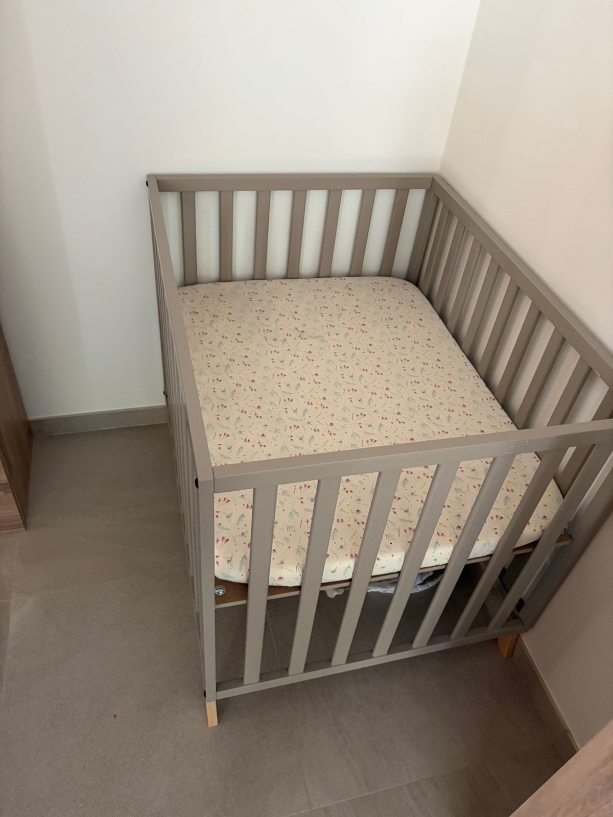 Grijs babypark van quax, Kinderen en Baby's, Babyparken, Ophalen, Zo goed als nieuw