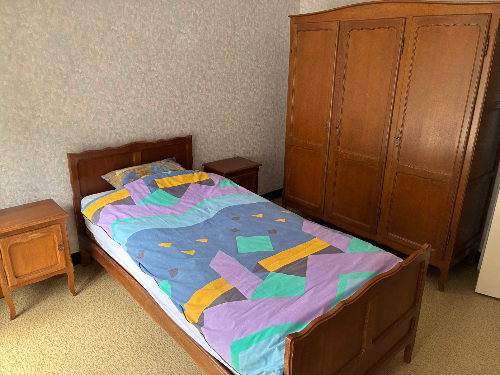 Volledige slaapkamer met 1-persoonsbed, Ophalen, Zo goed als nieuw, Eenpersoons, In hout