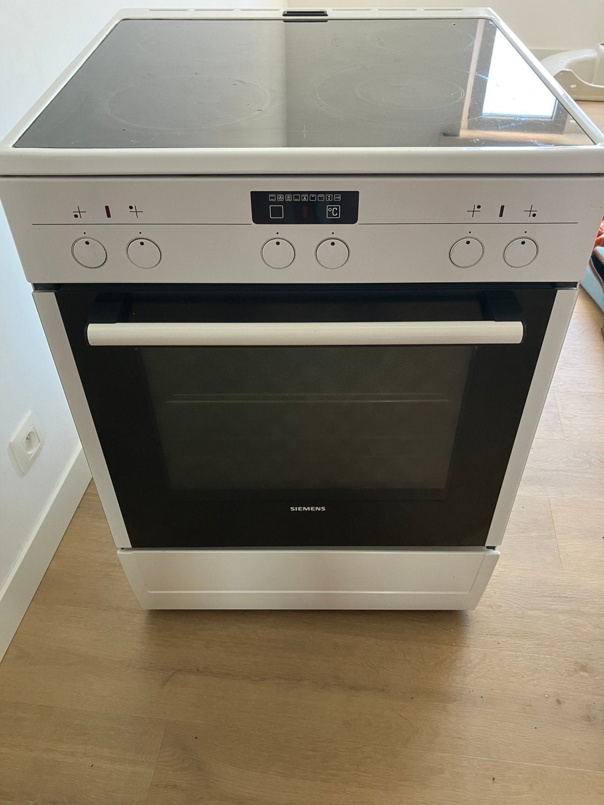 Elektrisch vuur en oven - in prima staat merk siemens, Elektronische apparatuur, Ophalen, Gebruikt, 4 kookzones, 90 tot 95 cm