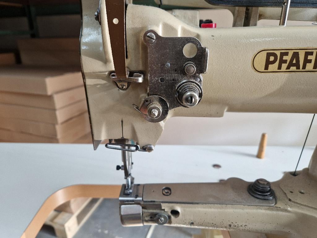 Pfaff 335-H3 – Vrijarm – Half Automaat – Volledig nagekeken, Ophalen, Naaimachine, Industrieel, Gebruikt