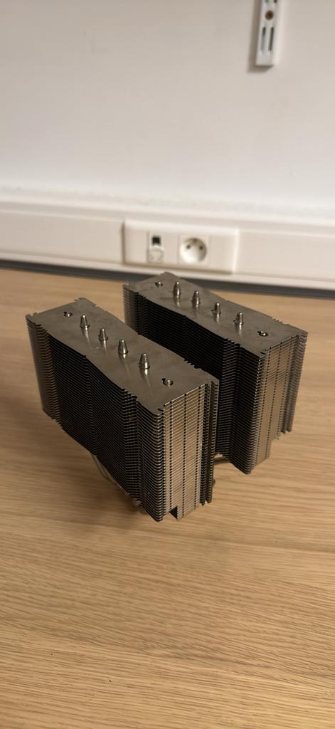 Noctua Nh-D9L cpu koeler, Computers en Software, Computerkoelers, Ophalen of Verzenden, Gebruikt, Koelpasta