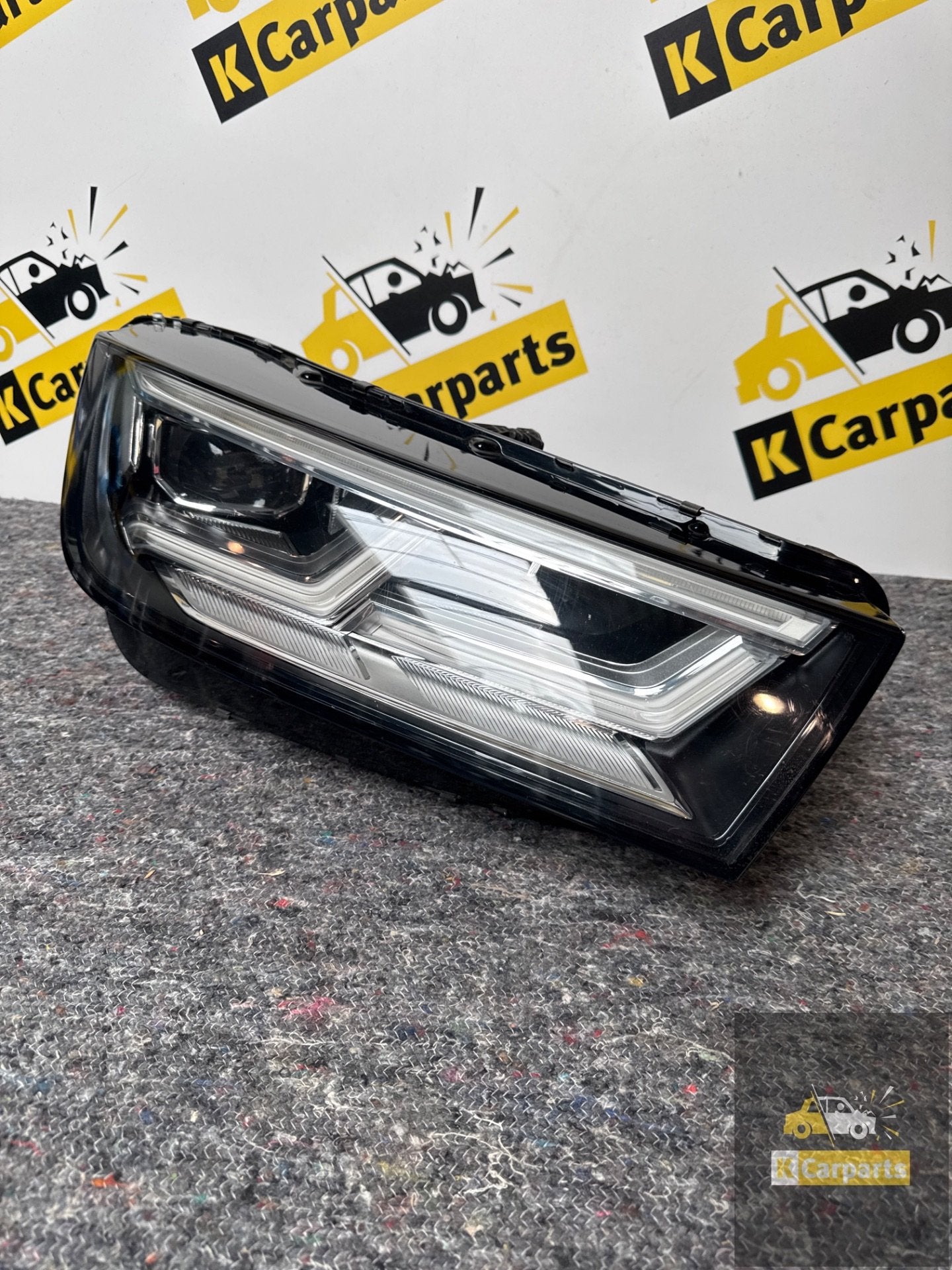Phare avant droit Full LED d'origine pour Audi Q5 80A Faceli, Autos : Pièces & Accessoires, Éclairage, AUDI AG, Auto-Union-Strasse 1
85045  Ingolstadt, DE