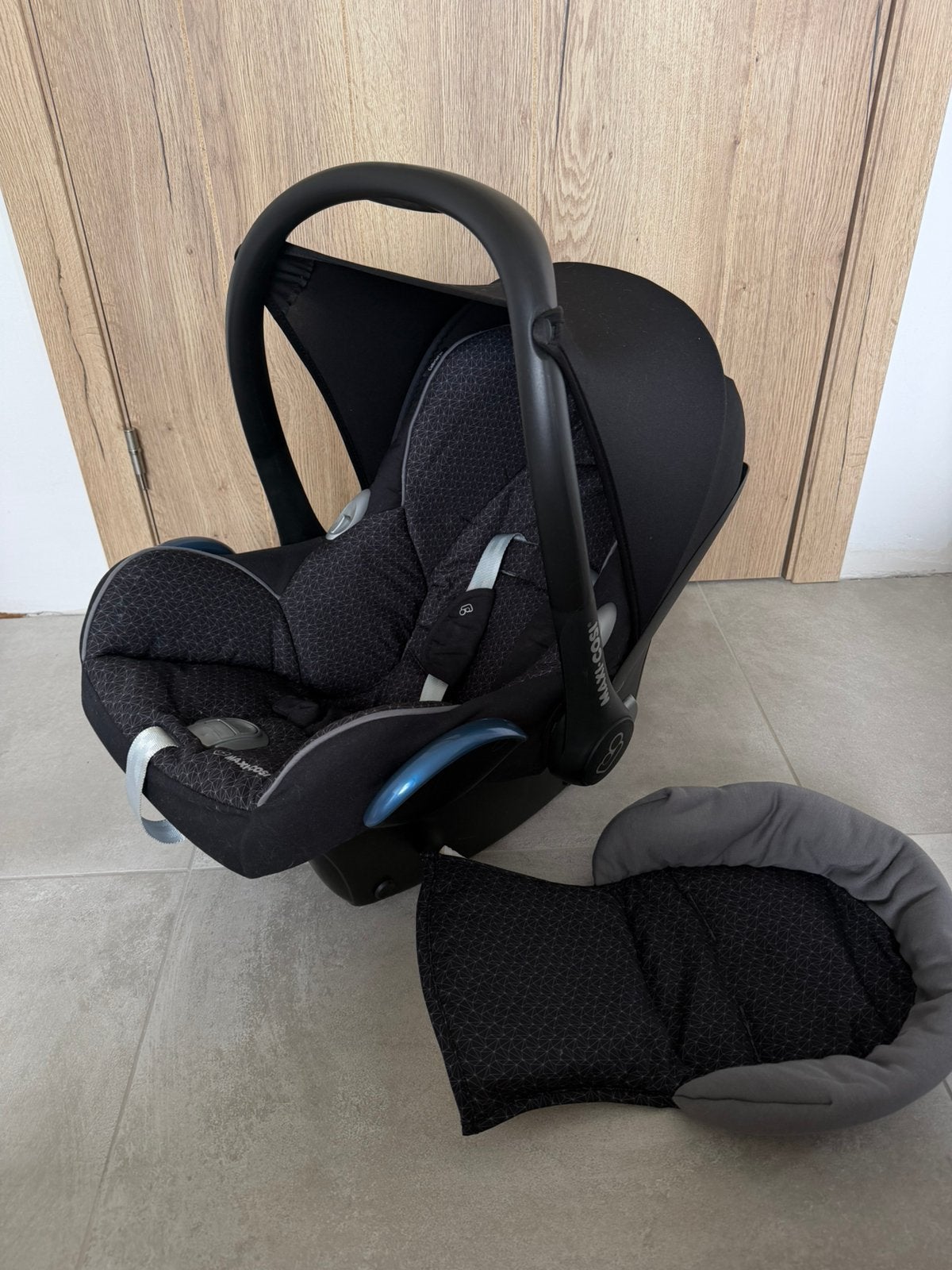 Maxi cosi Cabriofix + verkleinkussen, Ophalen, Autogordel of Isofix, Gebruikt, 0 t/m 13 kg