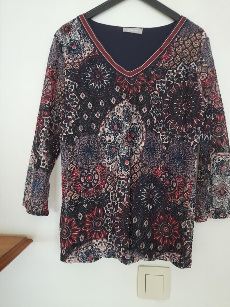 Blouse met chamarred, rechte V-hals. T38., Maat 38/40 (M), Cassis, Geel, Ophalen of Verzenden
