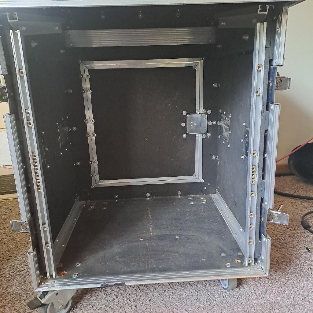 Flightcase op wielen, Ophalen