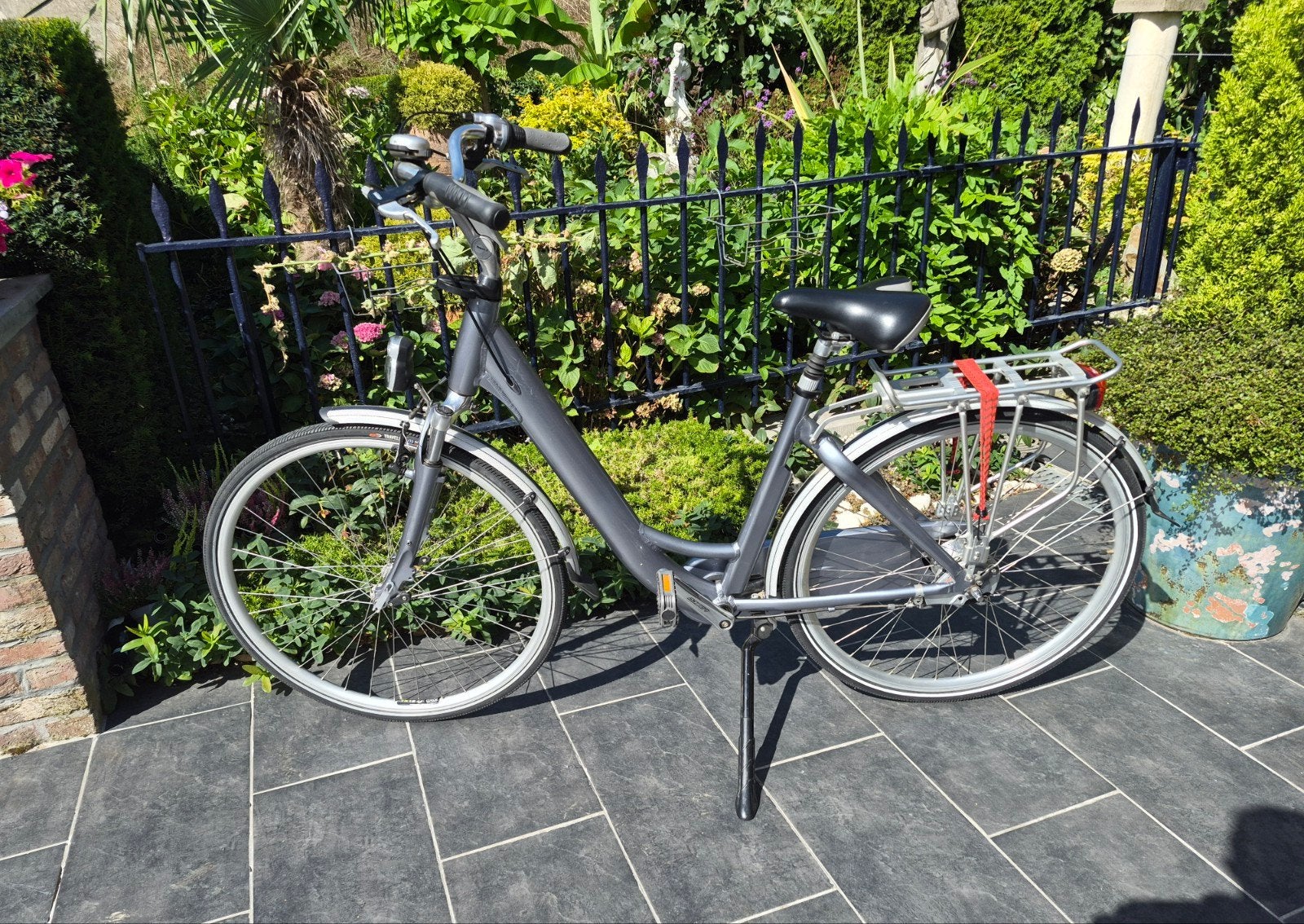 Damesfiets als nieuw, Ophalen