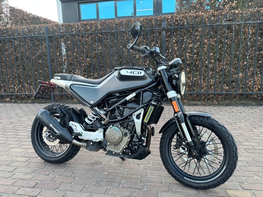 Husqvarna Svartpilen 401, Motoren, Motoren | Husqvarna, 390 cc, Occasion, Bedrijf, Minimaal motorrijbewijs A2