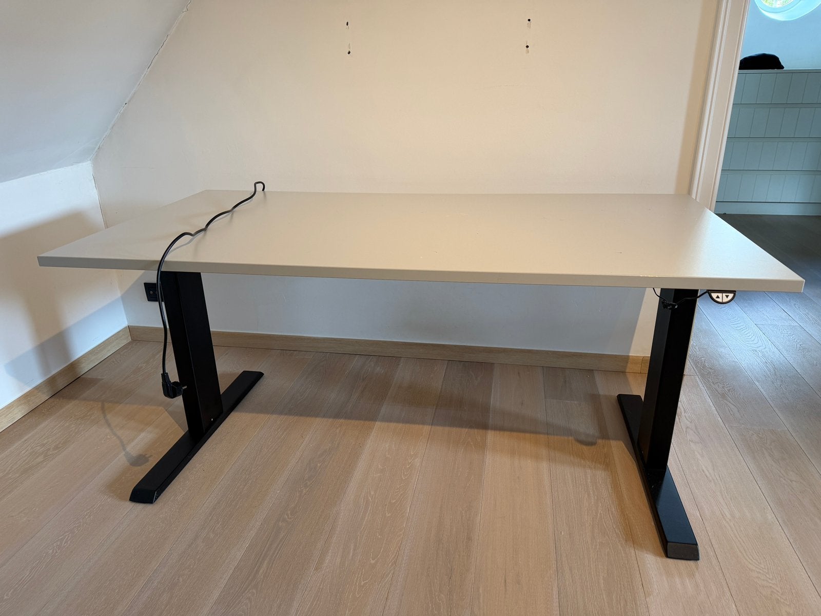 Elektrische zit-sta bureau 160x80, Huis en Inrichting, Bureaus, Ophalen, Elektrisch, Zo goed als nieuw, Zit-sta bureau