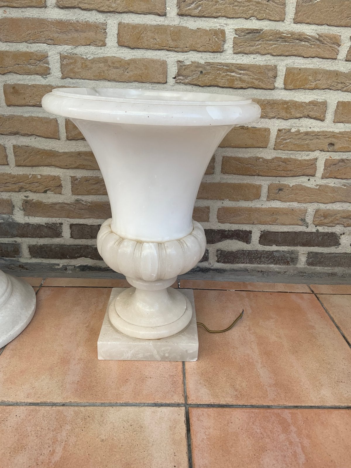 Lampe en albâtre sculptée main., Maison & Meubles, Enlèvement, Comme neuf