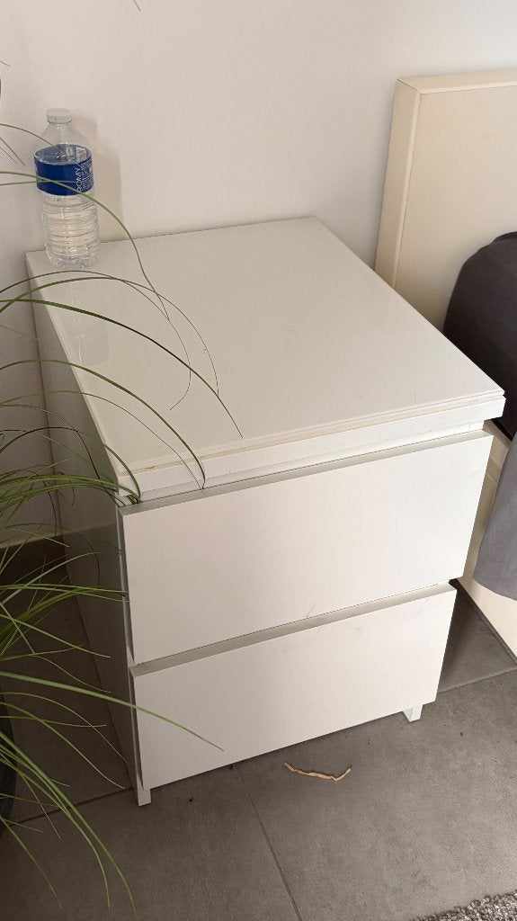 IKEA MALM nachtkastjes – set van 2 met glasplaat, Ophalen, Minder dan 45 cm, 55 tot 70 cm, Zo goed als nieuw