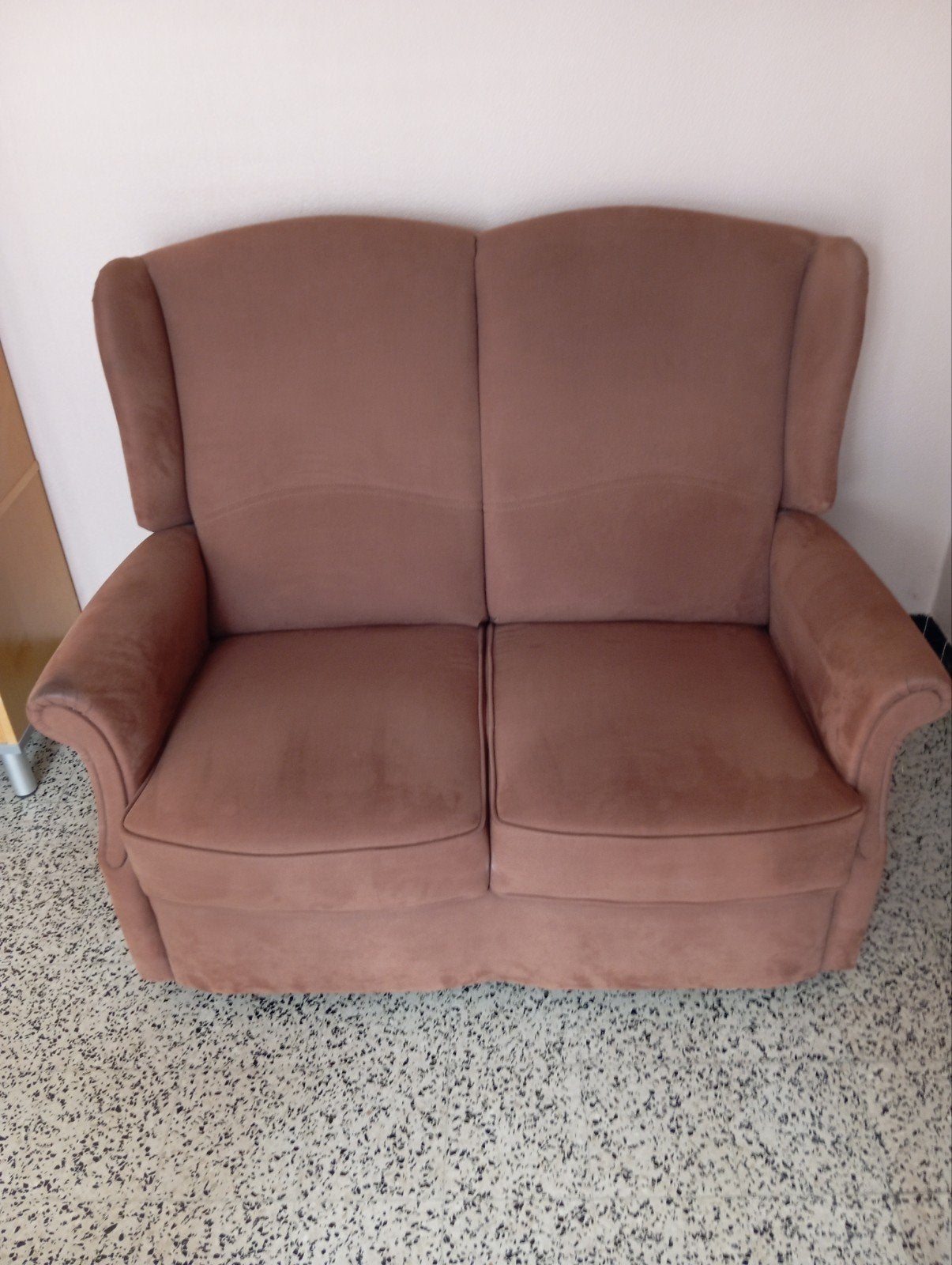 Canapé 2 places cuir nubuck brun très bon état confortable., Maison & Meubles, Cuir