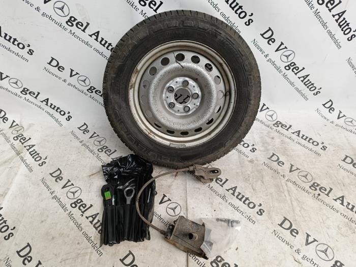 Ophangmechaniek reservewiel van een Mercedes Vito, Auto-onderdelen, Gebruikt, -, Ophalen of Verzenden, -