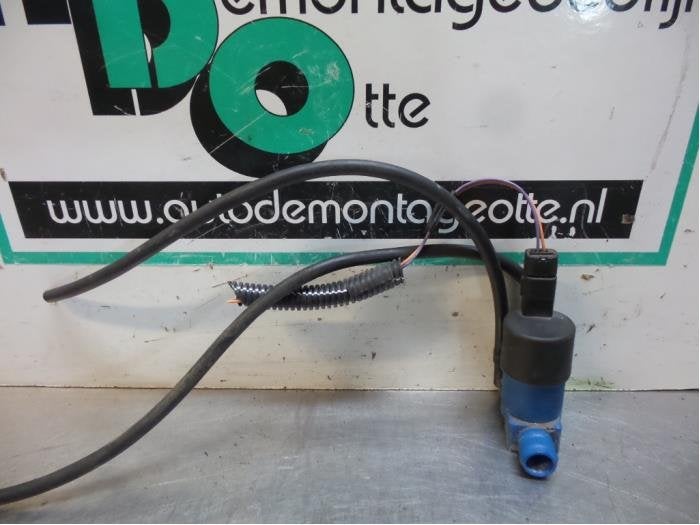 Ruitensproeierpomp voor van een Renault Clio (Clio 3 06-), Auto-onderdelen, Ruiten en Toebehoren, Gebruikt, -, Renault, -