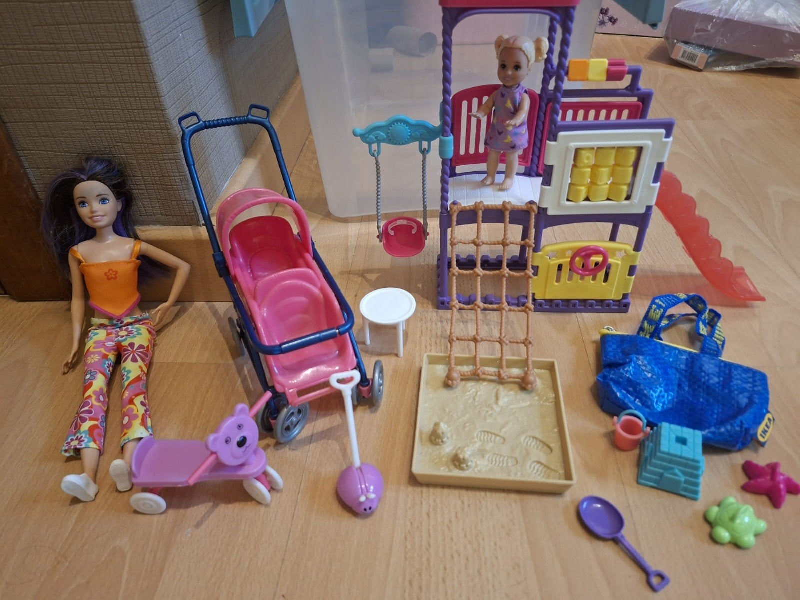 Assortiment Barbie en Ken met vele toebehoren, Kinderen en Baby's, Ophalen of Verzenden, Zo goed als nieuw, Barbie