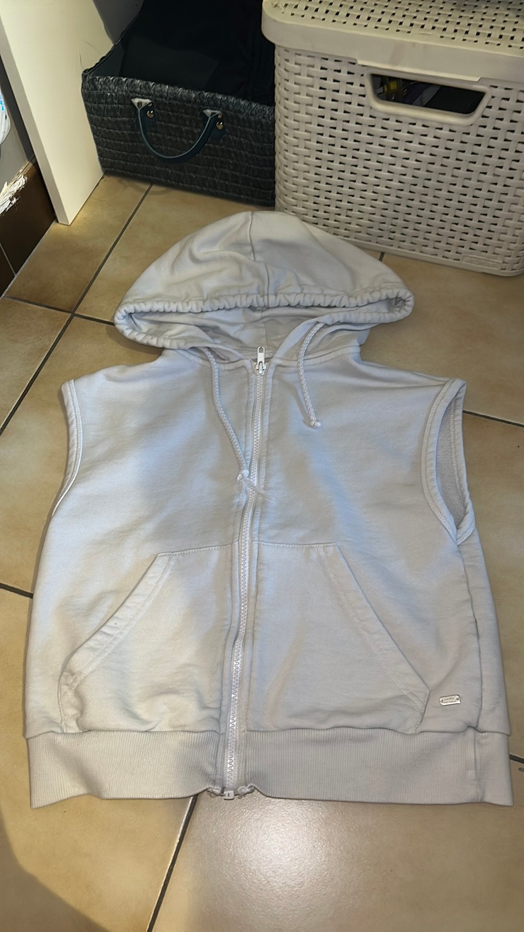 Gillet zonder mouwen , maat s, pull&bear, Kleding | Dames, Bodywarmers, Ophalen, Zo goed als nieuw, Maat 36 (S), Wit