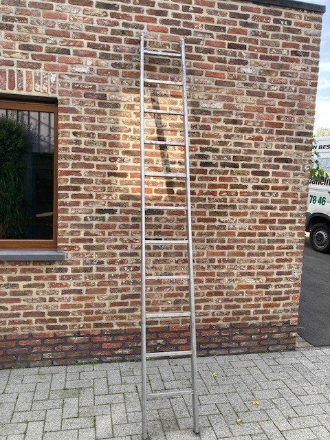 ÉCHELLE EN ALUMINIUM DE 2900 MM DE HAUT, Enlèvement, Utilisé, Échelle, 2 à 4 mètres