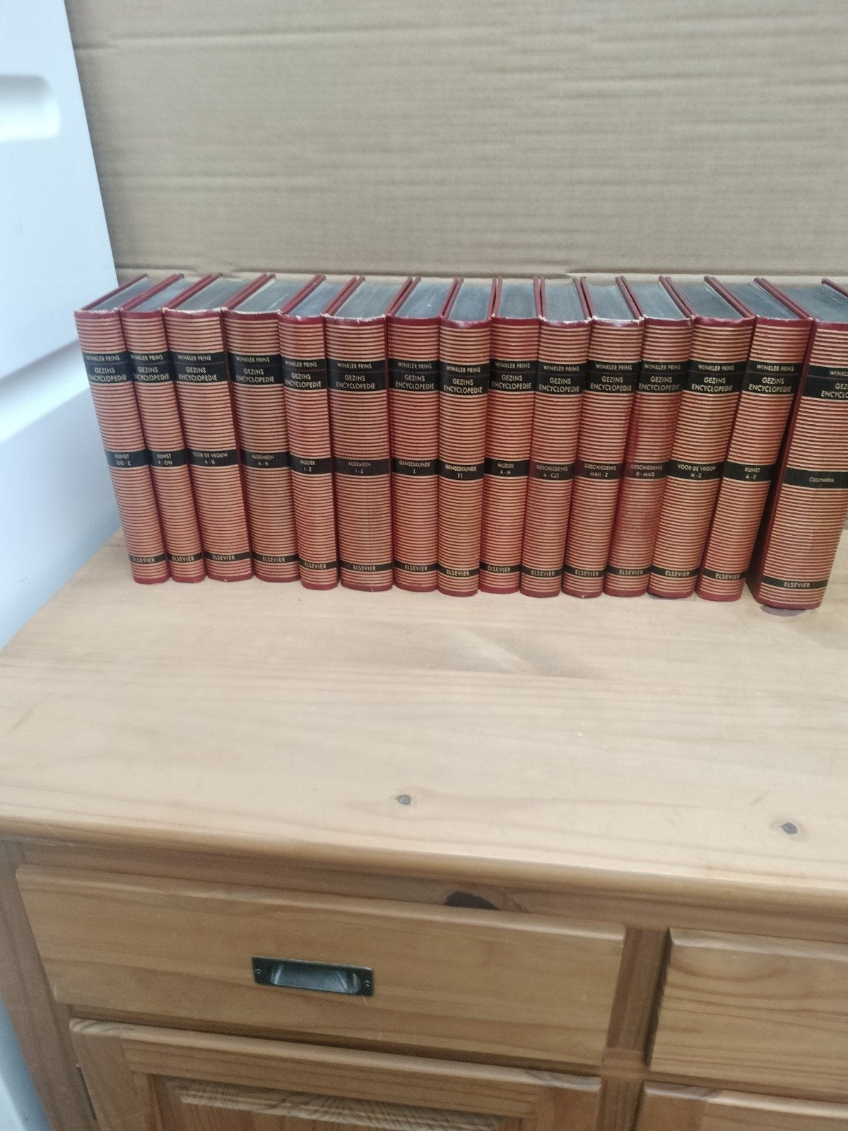 Winkler prins boeken., Boeken, Ophalen