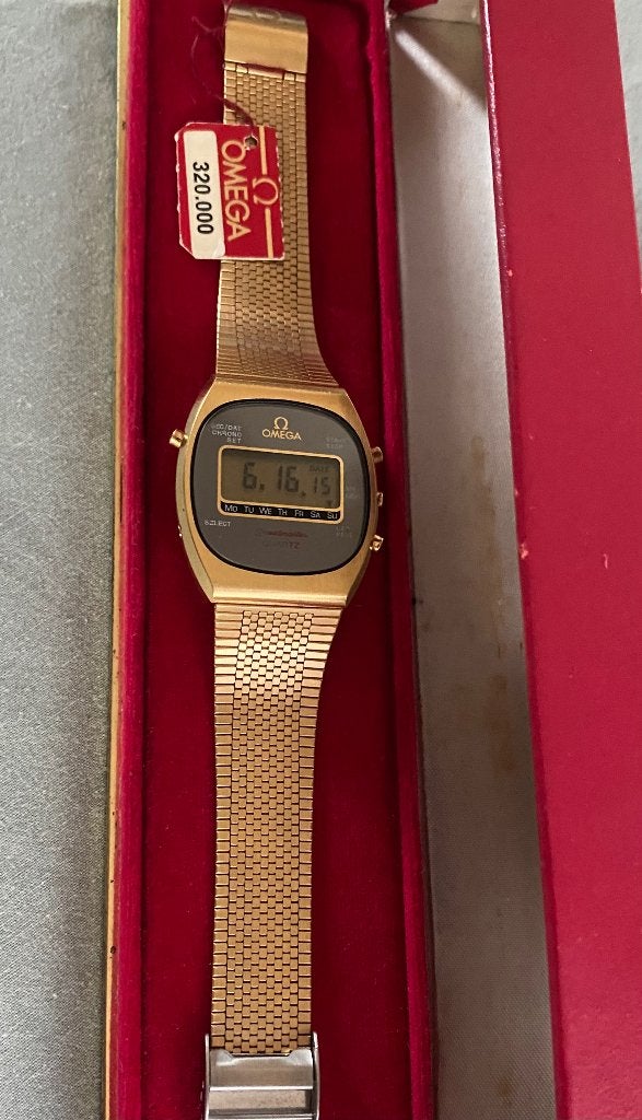 Omega Speedmaster Quartz LCD  réf 186.0005), Bijoux, Sacs & Beauté, Montre-bracelet, Enlèvement ou Envoi, Comme neuf, Or
