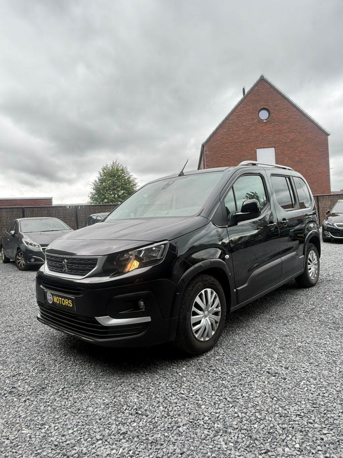 PEUGEOT RIFTER 1.5 BLUEHDI 75 kW, Voorwielaandrijving, 4 cilinders, Leder en Stof, Zwart
