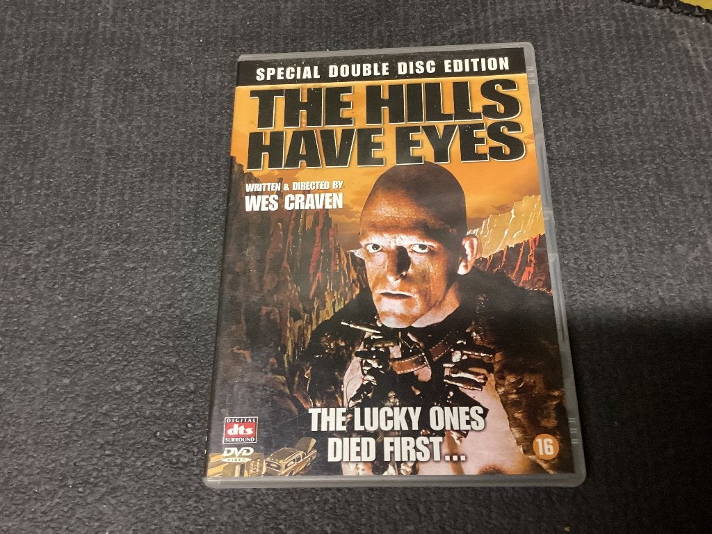 The Hills Have Eyes, Engels, Nederlands, Ophalen of Verzenden, Zo goed als nieuw