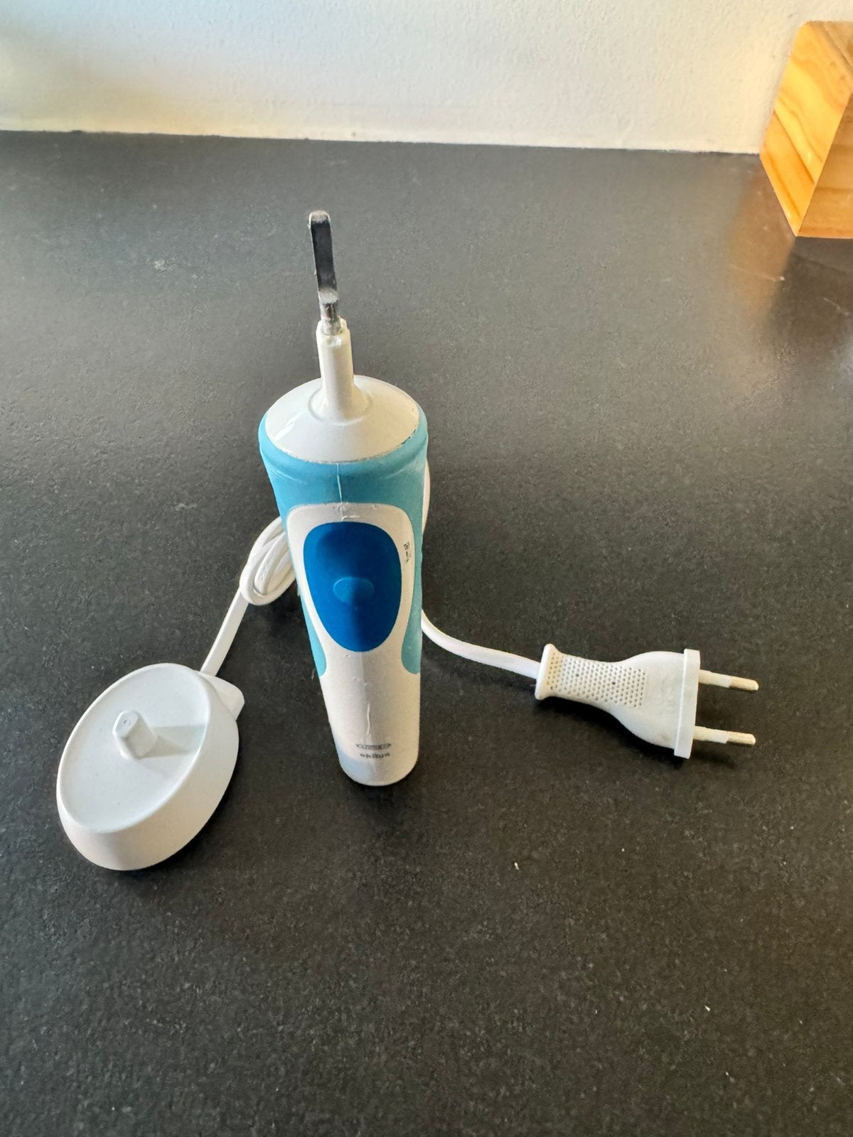 Oral b Braun elektrische tandenborstel, Ophalen of Verzenden, Gebruikt, Tandenborstel