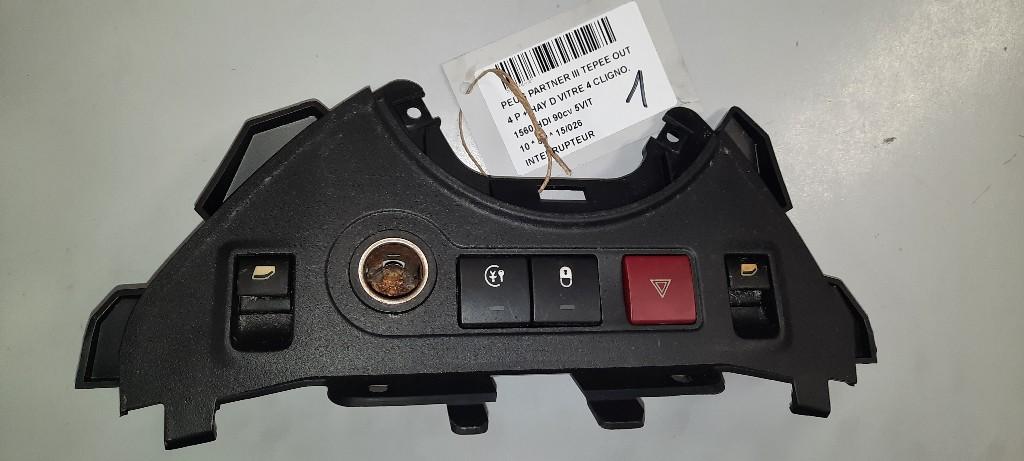 COMMUTATEUR Peugeot Partner Tepee (7A / B/C/D/E/F/G/J/P/S), Autos : Pièces & Accessoires, Tableau de bord & Interrupteurs, Peugeot