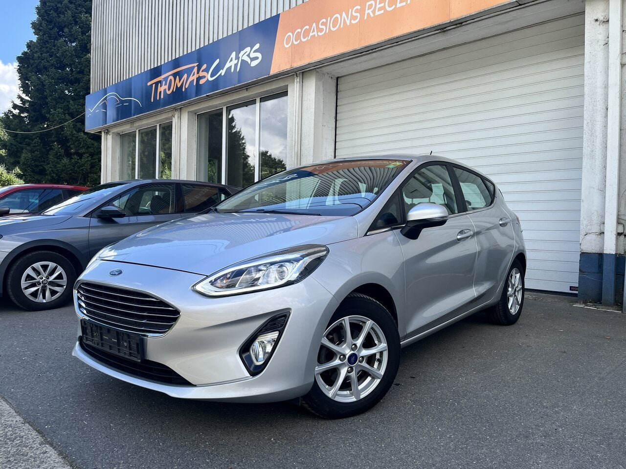 Ford Fiesta TITANIUM - 5 P - sièges, volant et pare brise c, 0 kg, Argent ou Gris, Achat, Entreprise
