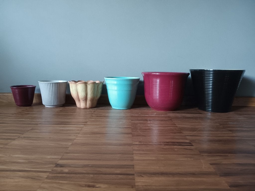 Set van 6 puntgave retro bloempotten, Tuin en Terras, Bloempotten, Rond, Binnen, Ophalen of Verzenden, Zo goed als nieuw