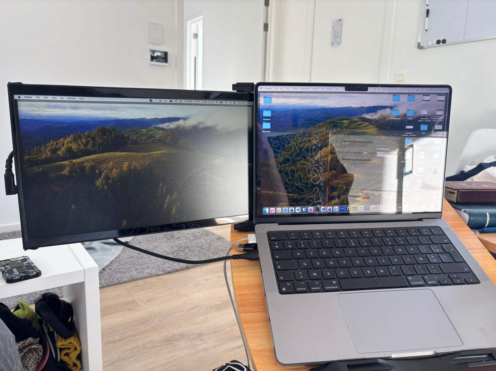 Macbook Pro + Ecran portatif, Computers en Software, Ophalen, Zo goed als nieuw