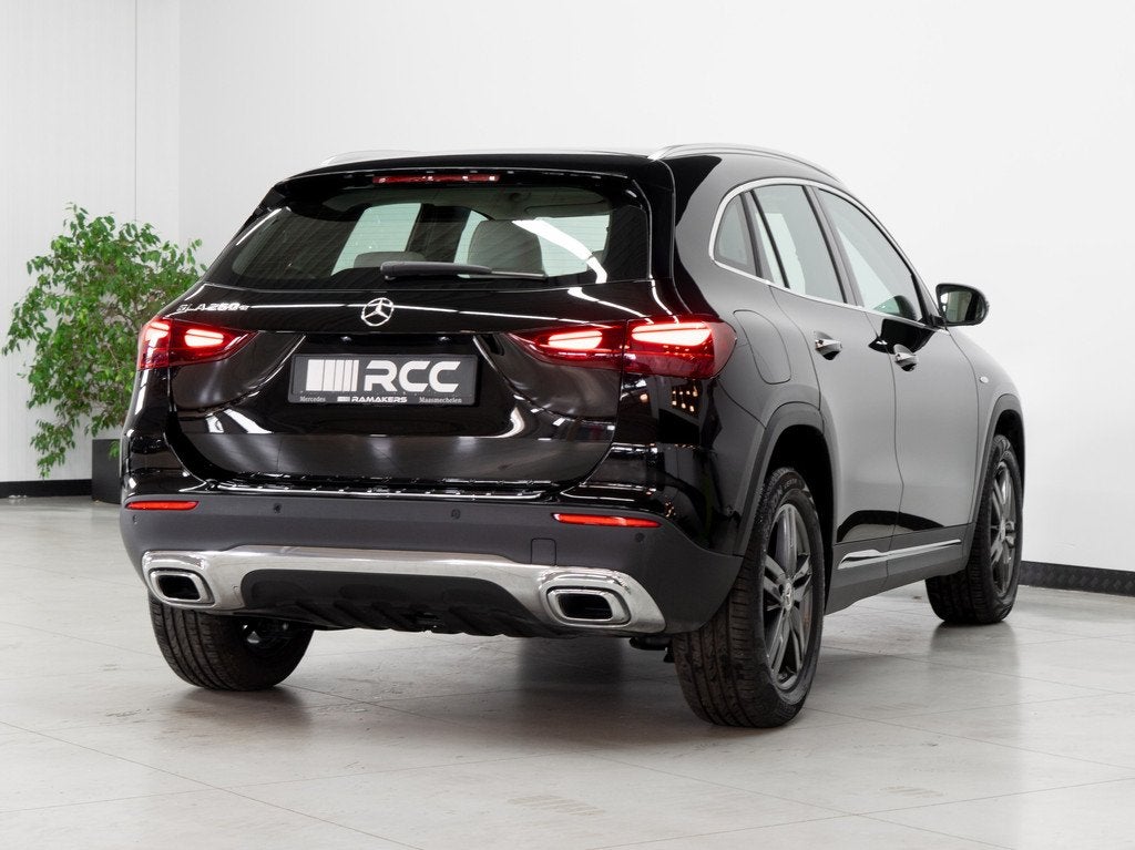 Mercedes-Benz GLA 250 e *BEIGE LEDER* 360°cam Distronic KEY, Gebruikt, Beige, 4 cilinders, Zwart