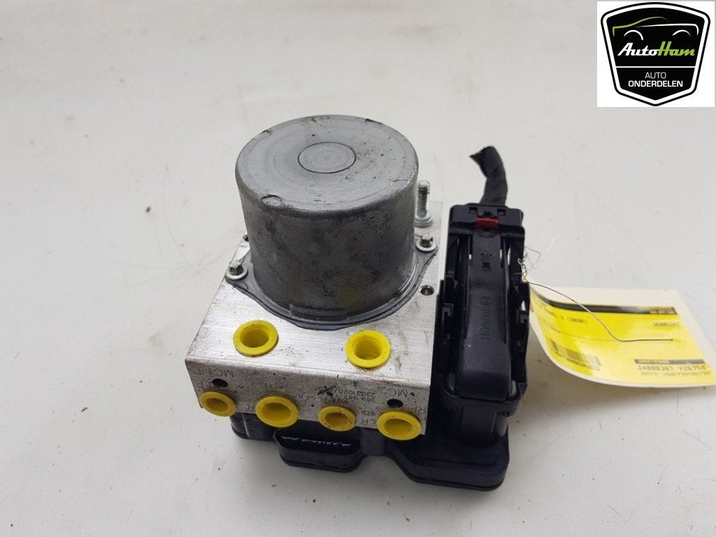 ABS POMP (|110354100A|104474500B|10474500B|104474600A|), Robert Bosch AG, Gebruikt, Overige automerken, Robert-Bosch-Allee 1
74232  Abstatt, DE