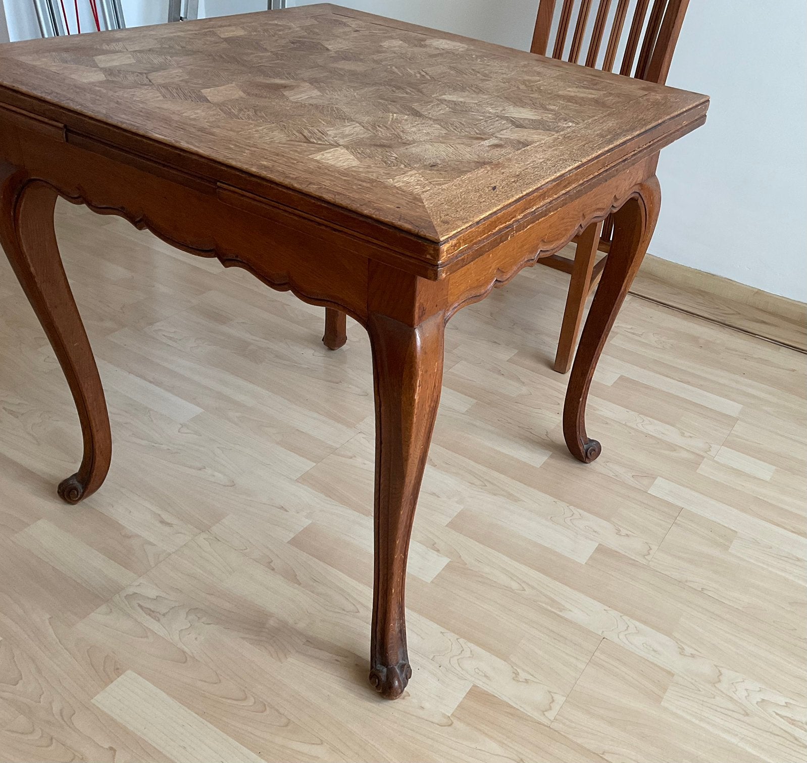 Table en chêne, Enlèvement