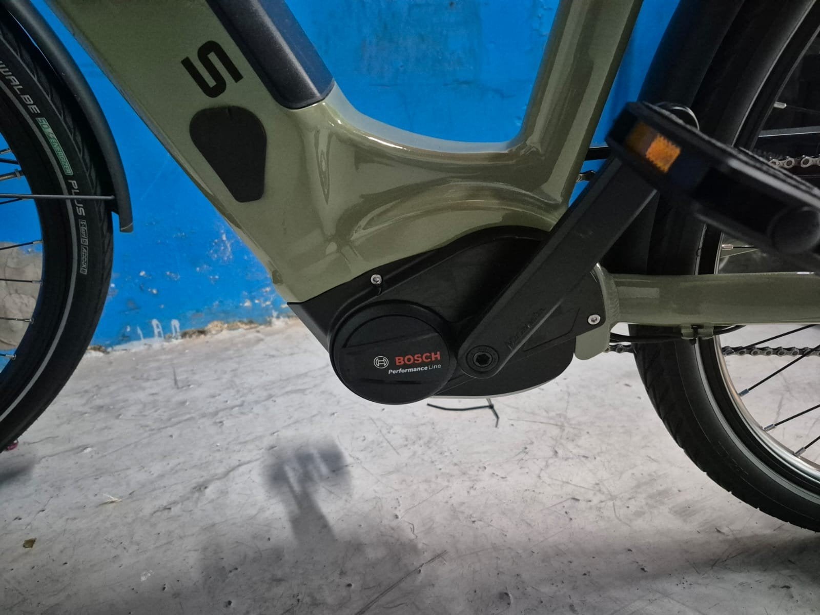 Vélo électrique Yoors Spectrum, moteur central Bosch, 545 Wh, Autres marques, 47 à 51 cm, 50 km par batterie ou plus, Comme neuf