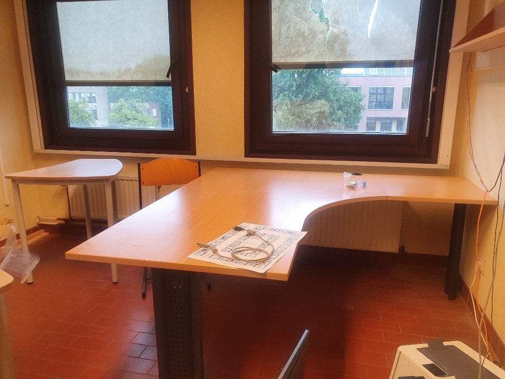 Deux grands bureaux en bon état, Maison & Meubles, Bureaux, Comme neuf, Brun, Autres marques, 160 cm