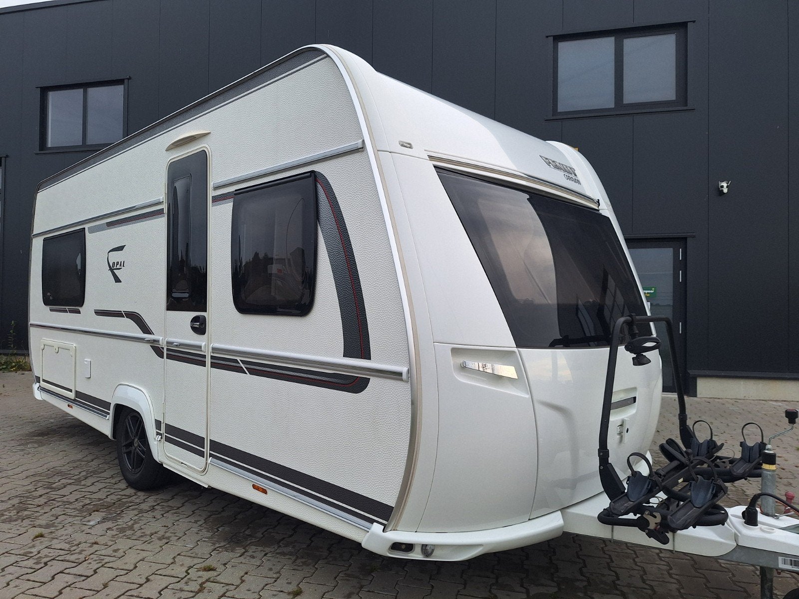 Fendt 465 SFH - Opal - Mover - Voortent - 2021 - TopStaat !!, Caravans en Kamperen, Caravans, Frans bed, Bedrijf, Fendt, Tot en met 4