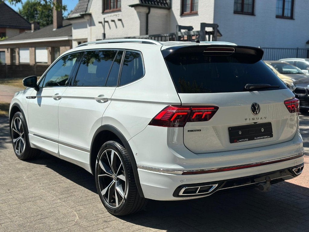 VW Tiguan Allspace 1.5 TSI R-Line 7zit -  360 Camera - Pano, 4 cilinders, Bedrijf, Tiguan, Lichtsensor