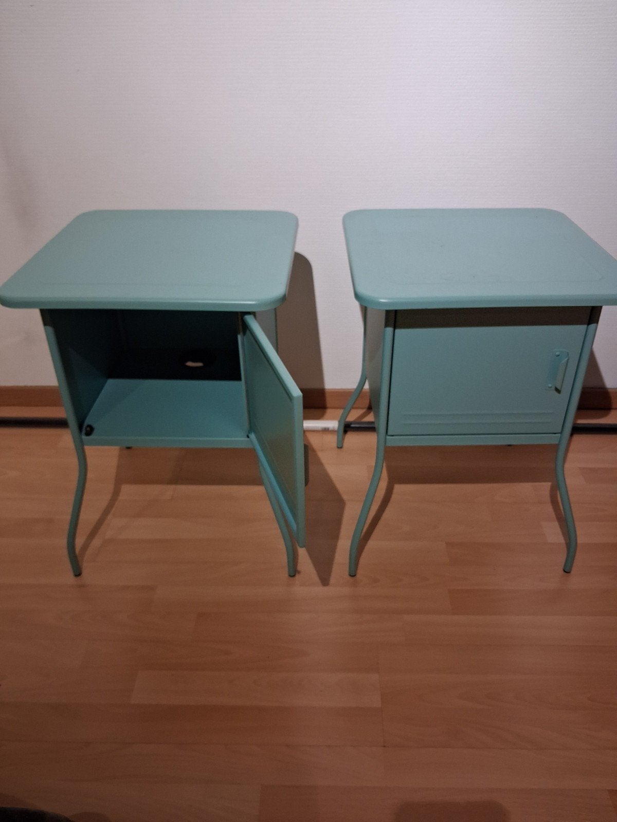 2 nachtkastjes IKEA, Huis en Inrichting, Slaapkamer | Nachtkastjes, Ophalen