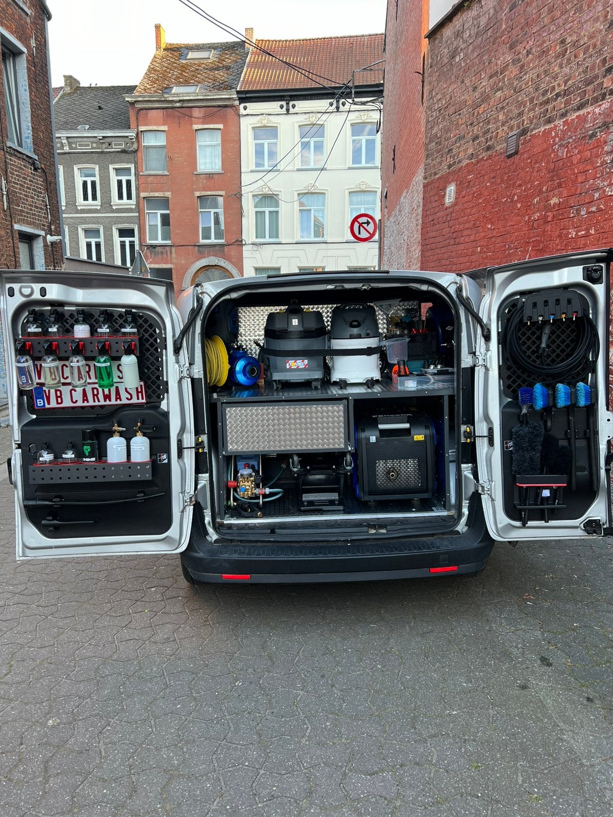 À VENDRE – ACTIVITÉ COMPLÈTE DE CARWASH à domicile