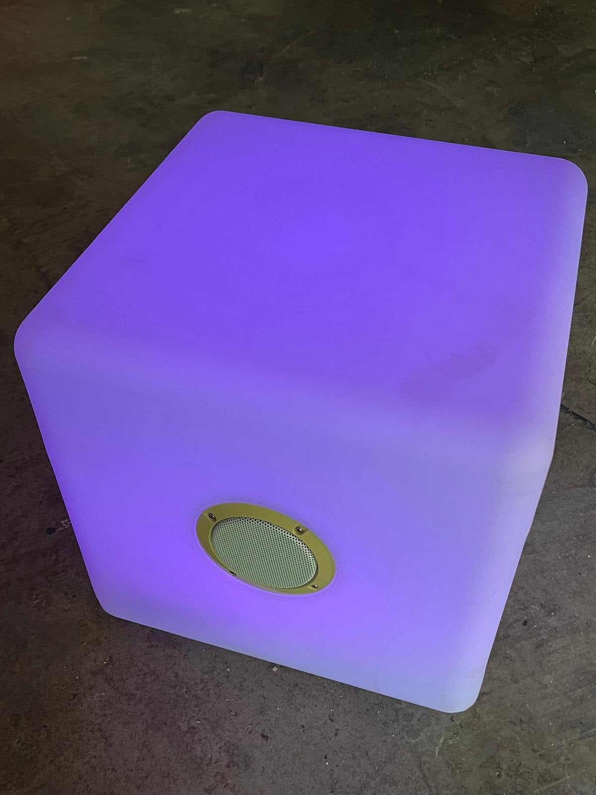 Lightbox and speaker, Télécommande, Enlèvement, Comme neuf