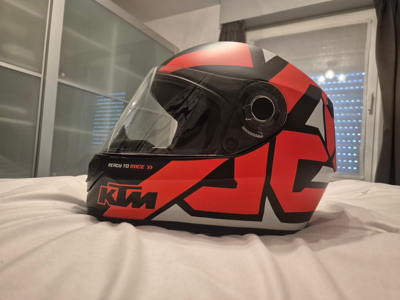 Ktm helm, Ophalen, S