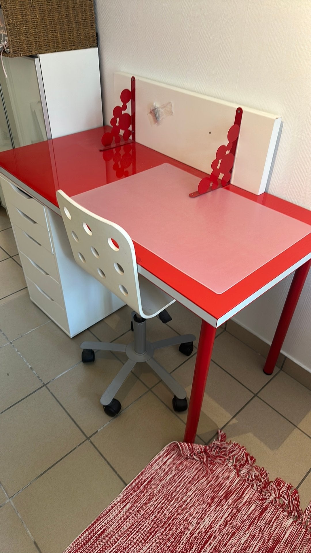 Bureau complet avec chaise et etagère assortis, Maison & Meubles, Bureaux, 120 cm, Comme neuf, Enlèvement, IKEA