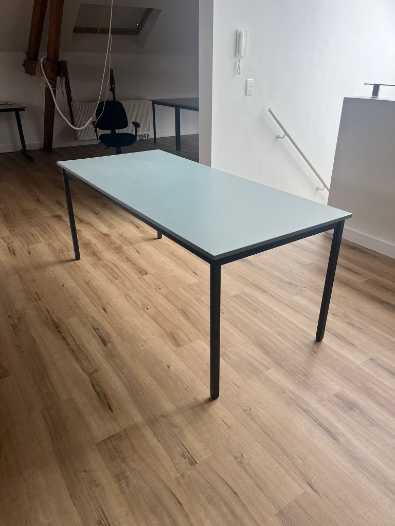 Kantoorbureaus te koop – 12 stuks beschikbaar, Vergader- of Presentatieruimte, Ophalen, Gebruikt, Bureau