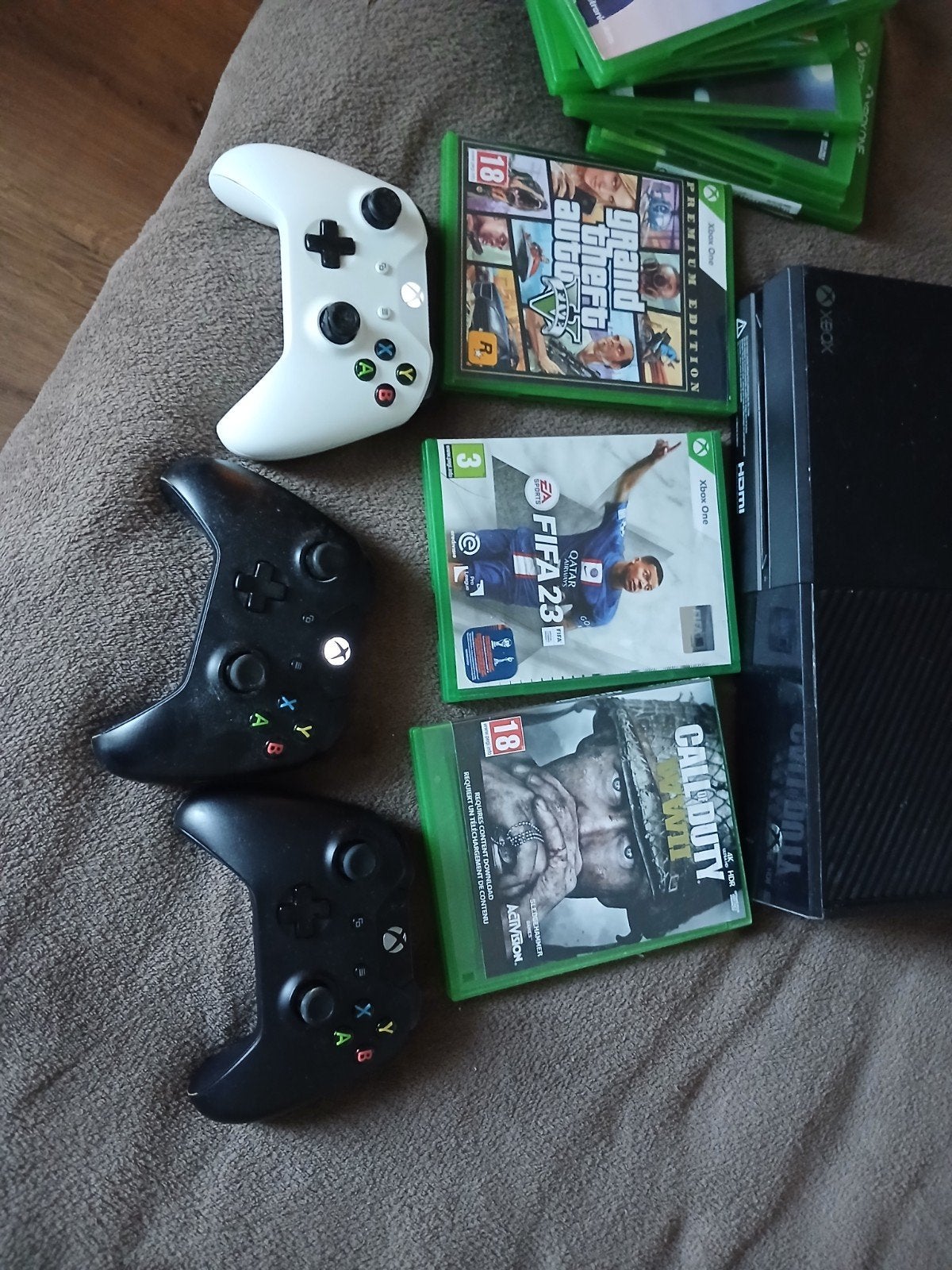 Xbox one met games en 3 controllers, Games en Spelcomputers, Ophalen, Met games, Xbox One, Zo goed als nieuw